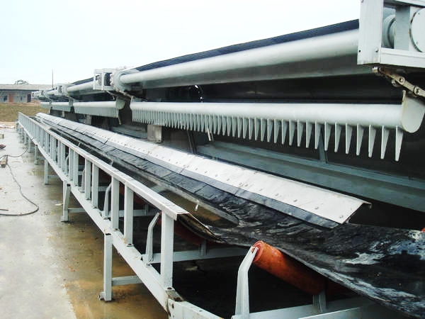 皮帶輸送機(jī)